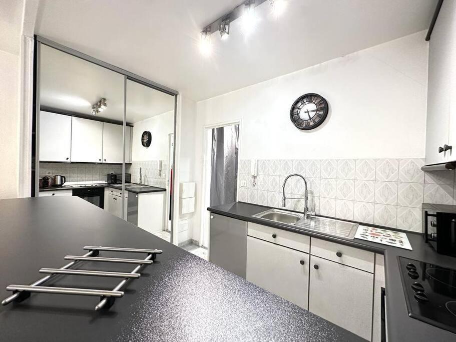 Beau Studio Centre Juan Les Pins A 300M Des Plages Antibes Ngoại thất bức ảnh