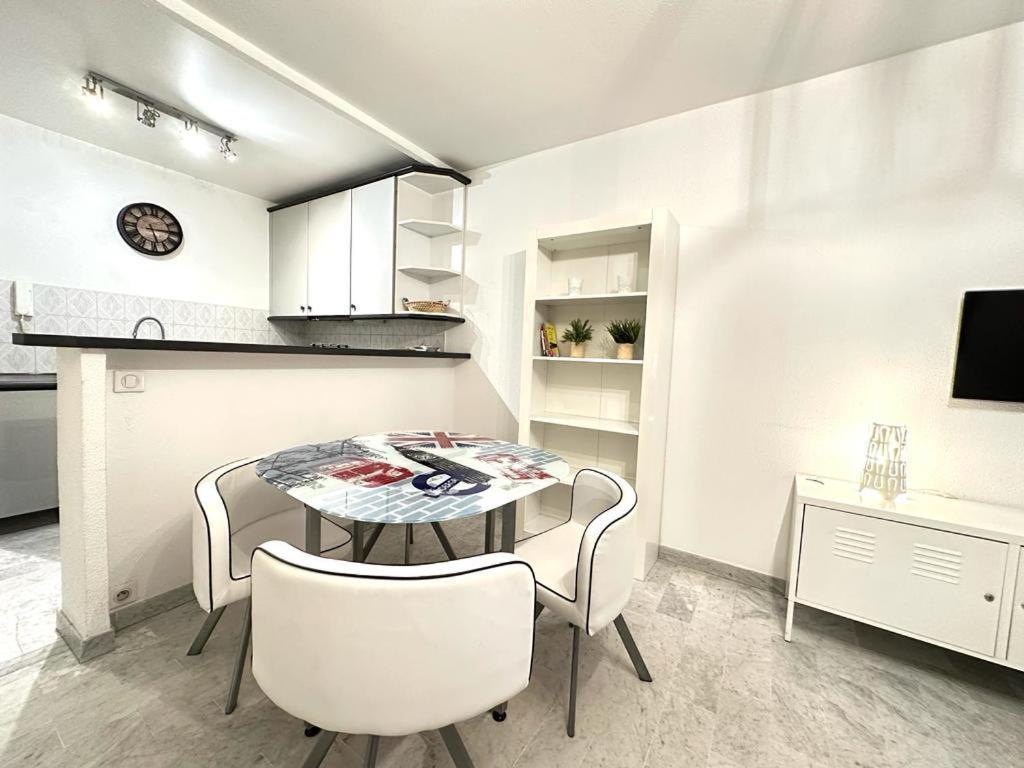 Beau Studio Centre Juan Les Pins A 300M Des Plages Antibes Ngoại thất bức ảnh